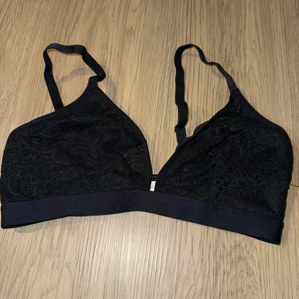 ⭐️Lively Black Lace Detail Bra⭐️